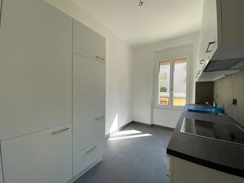 Appartamento di 3 locali rinnovato con fascino in affitto a Biel – foto 7 di 9