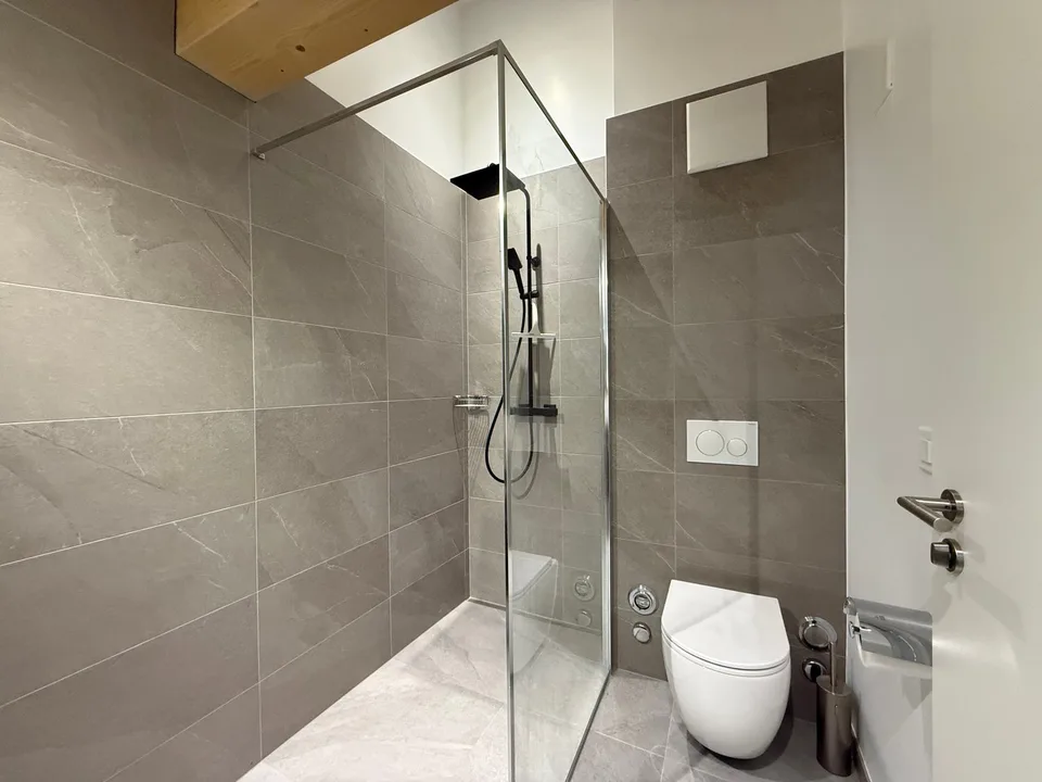 Affascinante appartamento duplex di 2 locali arredato – foto 2 di 9