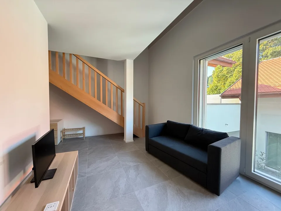 Affascinante appartamento duplex di 2 locali arredato – foto 3 di 9