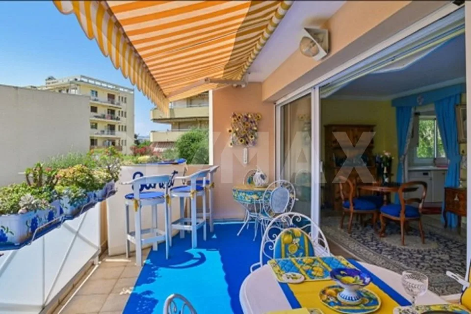 Mediterrane Eleganz mit Pool und sonniger Terrasse im Herzen an der Cote d'Azur – Foto 3 von 12