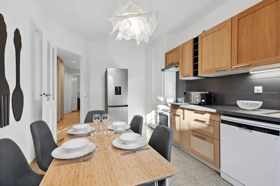 Charmantes möbliertes 1-Zimmer-Apartment mit hohen Decken in der Nähe des Bahnhofs Cornavin – Servette, Genf – Foto 6 von 10