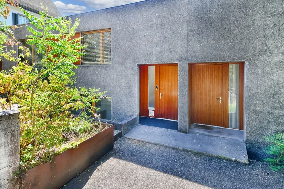 4.5-Zi. Reihenmittelhaus mit aussergewöhnlicher Architektur – Foto 13 von 16