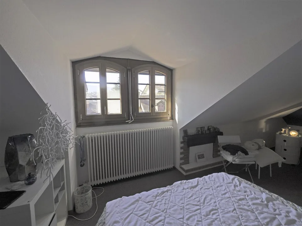 Au coeur du Vieux Carouge, appartement de 67 m2 PPE sous les toits – Foto 2 von 4