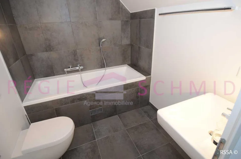 Duplex-Dachgeschosswohnung mit 7,5 Zimmern in Eysins – Foto 13 von 13