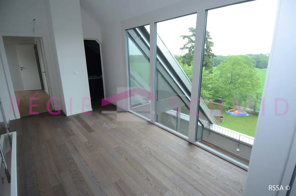 Duplex-Dachgeschosswohnung mit 7,5 Zimmern in Eysins – Foto 7 von 13
