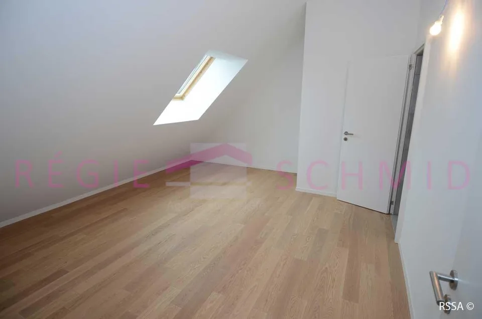 Duplex-Dachgeschosswohnung mit 7,5 Zimmern in Eysins – Foto 12 von 13