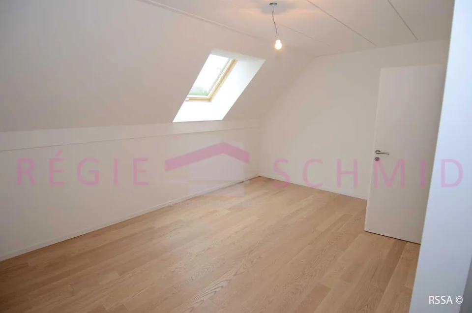 Duplex-Dachgeschosswohnung mit 7,5 Zimmern in Eysins – Foto 10 von 13