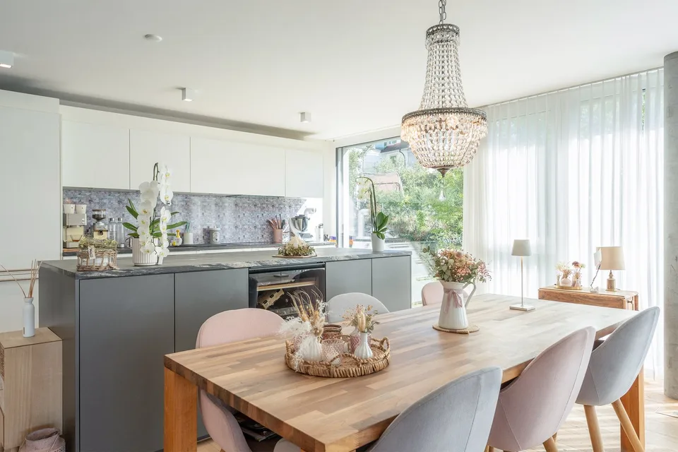Appartamento moderno di 4,5 stanze nel Rosenpark Rüfenacht – foto 6 di 17