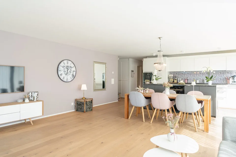 Appartamento moderno di 4,5 stanze nel Rosenpark Rüfenacht – foto 11 di 17