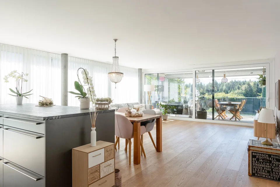 Appartamento moderno di 4,5 stanze nel Rosenpark Rüfenacht – foto 7 di 17