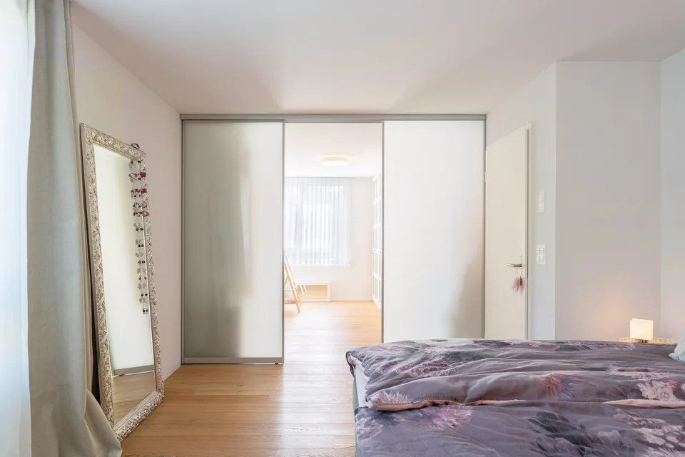 Appartamento moderno di 4,5 stanze nel Rosenpark Rüfenacht – foto 15 di 17
