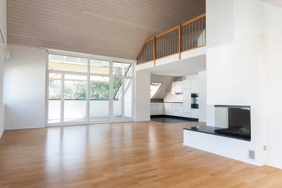 Lichtdurchflutete 4.5 Zi-Maisonettewohnung (A3.1) mit Galerie – Foto 4 von 13
