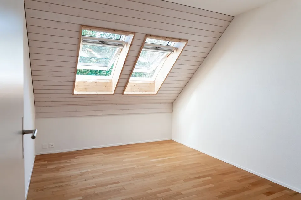 Lichtdurchflutete 4.5 Zi-Maisonettewohnung (A3.1) mit Galerie – Foto 8 von 13