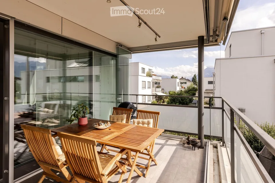 Lichtdurchflutete 4½-Zimmer-Wohnung inkl. Balkon, Einstellhallenplatz, Keller & Bastelraum – Foto 5 von 13