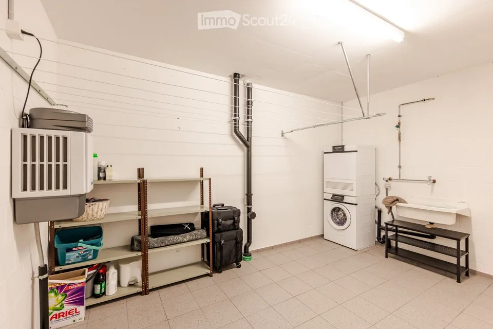 Lichtdurchflutete 4½-Zimmer-Wohnung inkl. Balkon, Einstellhallenplatz, Keller & Bastelraum – Foto 12 von 13