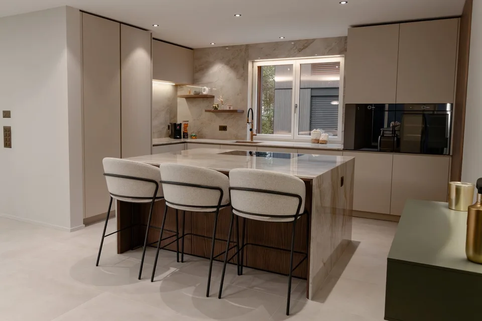 Exklusive 5.5-Zimmer-Neubauwohnung mit luxuriösem Ausbau in Vordemwald – Foto 3 von 25