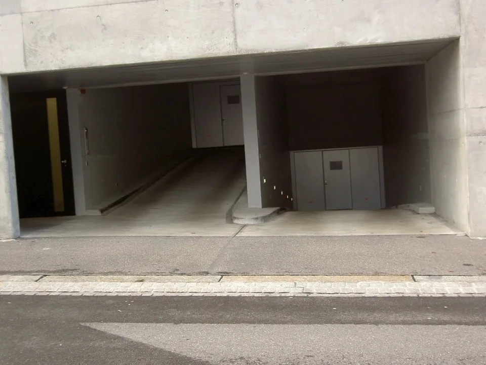 Un parking sec pour votre véhicule près de la ville – photo 2 sur 2