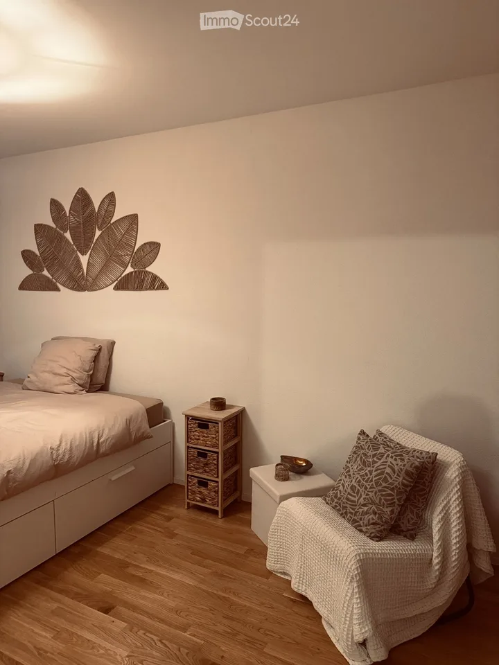 Grande chambre/suite meublée dans duplex de 140m² à Crissier – photo 2 sur 3