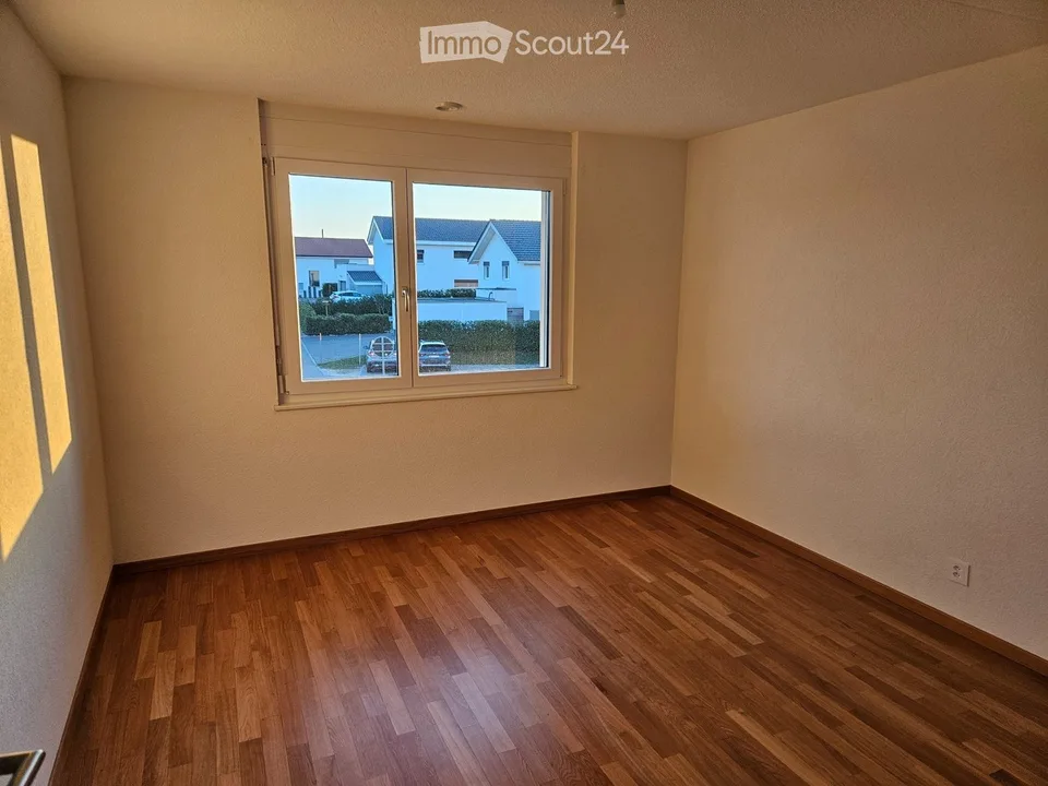 2,5 Zimmer sehr hell, 61m2 mit Balkon – Foto 3 von 5