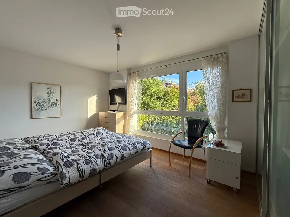Attikawohnung mit Weitblick– zentral und ruhig zugleich! – Foto 4 von 6