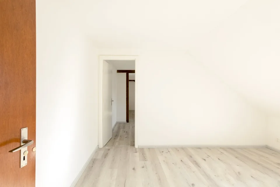 Helle 3,5 Zimmer-Dachwohnung nähe Kronenplatz – Foto 14 von 19