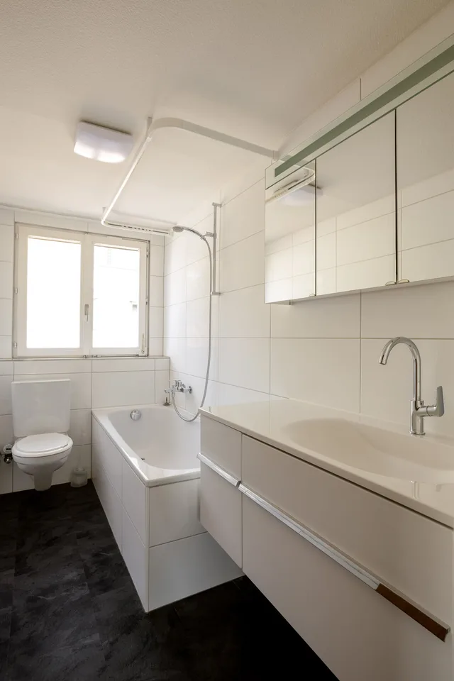 Helle 3,5 Zimmer-Dachwohnung nähe Kronenplatz – Foto 7 von 19