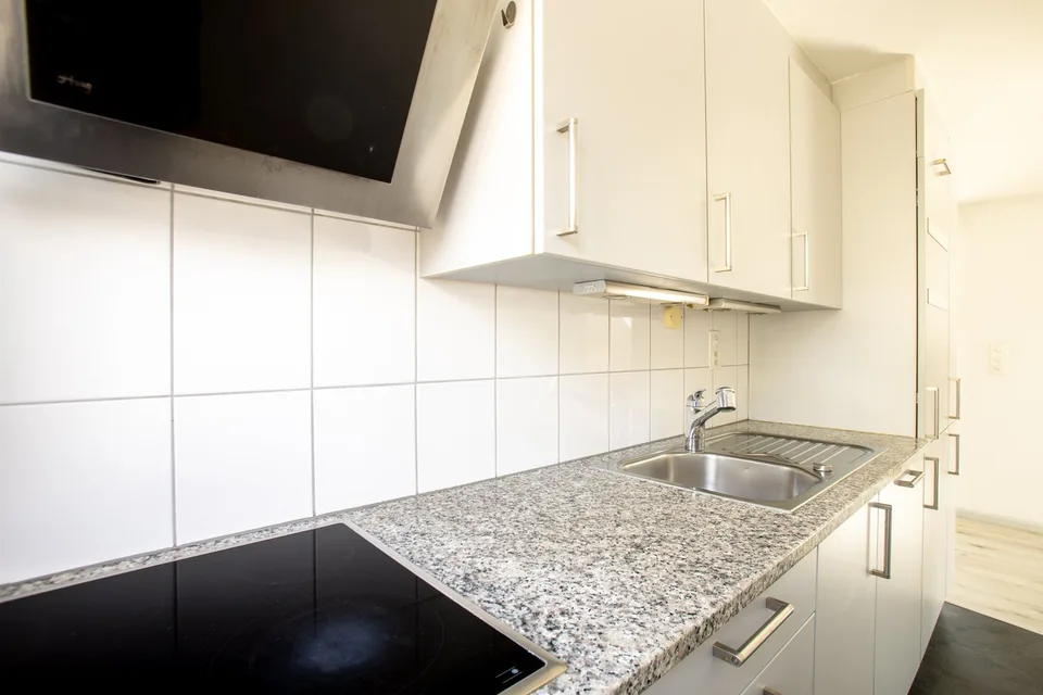 Helle 3,5 Zimmer-Dachwohnung nähe Kronenplatz – Foto 19 von 19