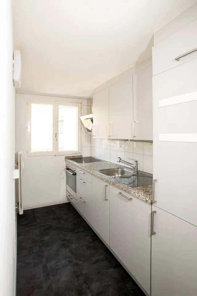 Helle 3,5 Zimmer-Dachwohnung nähe Kronenplatz – Foto 5 von 19
