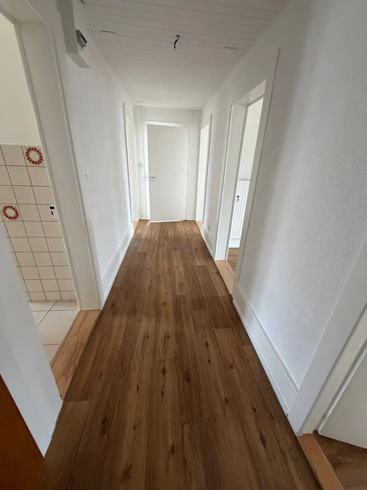 Wohnung mit 3.5 Zimmern im 3. Stock Ost – Foto 2 von 7