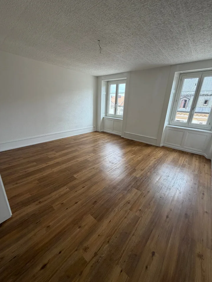 Wohnung mit 3.5 Zimmern im 3. Stock Ost – Foto 3 von 7
