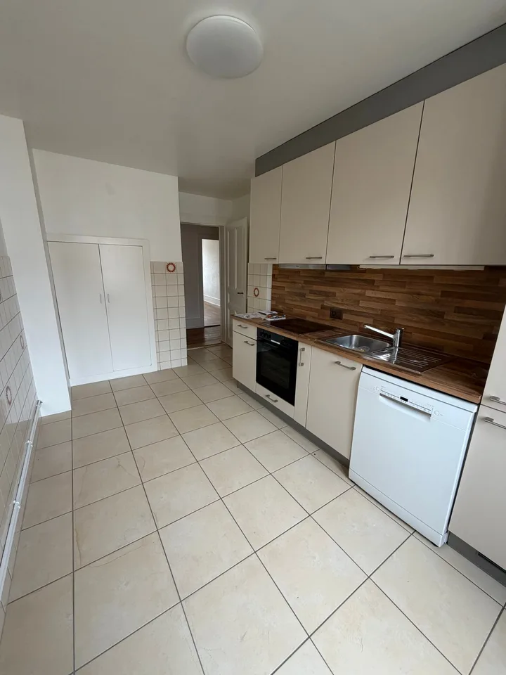 Wohnung mit 3.5 Zimmern im 3. Stock Ost – Foto 5 von 7
