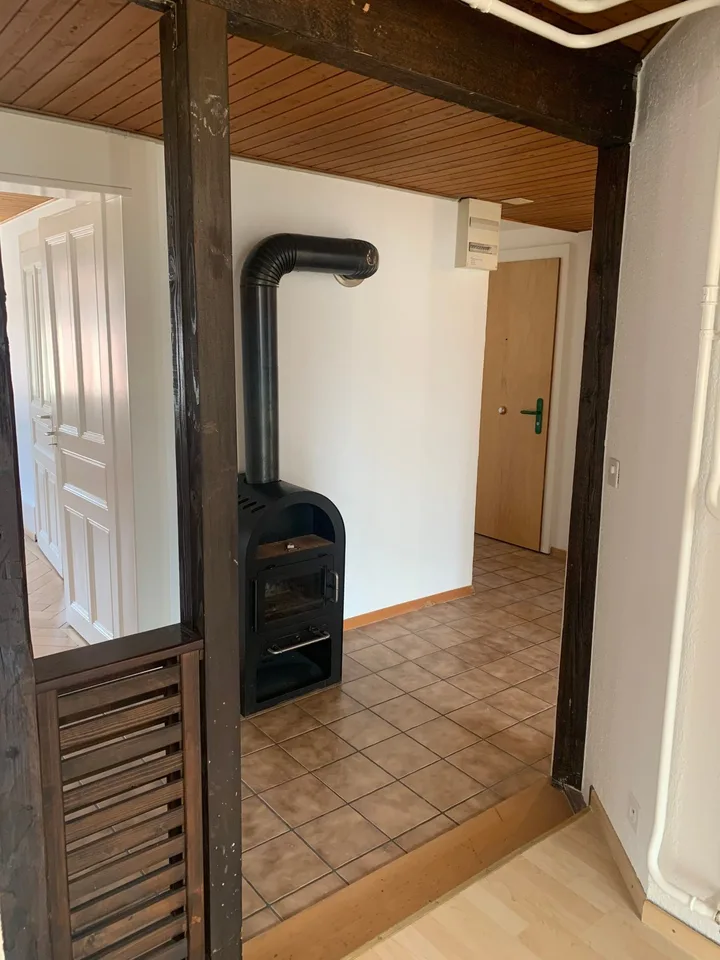 Schönes 3-Zimmer-Apartment im 4. Stock mit Aufzug – Foto 5 von 6