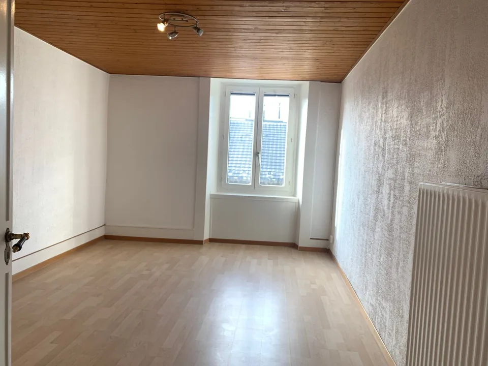 Schönes 3-Zimmer-Apartment im 4. Stock mit Aufzug – Foto 4 von 6