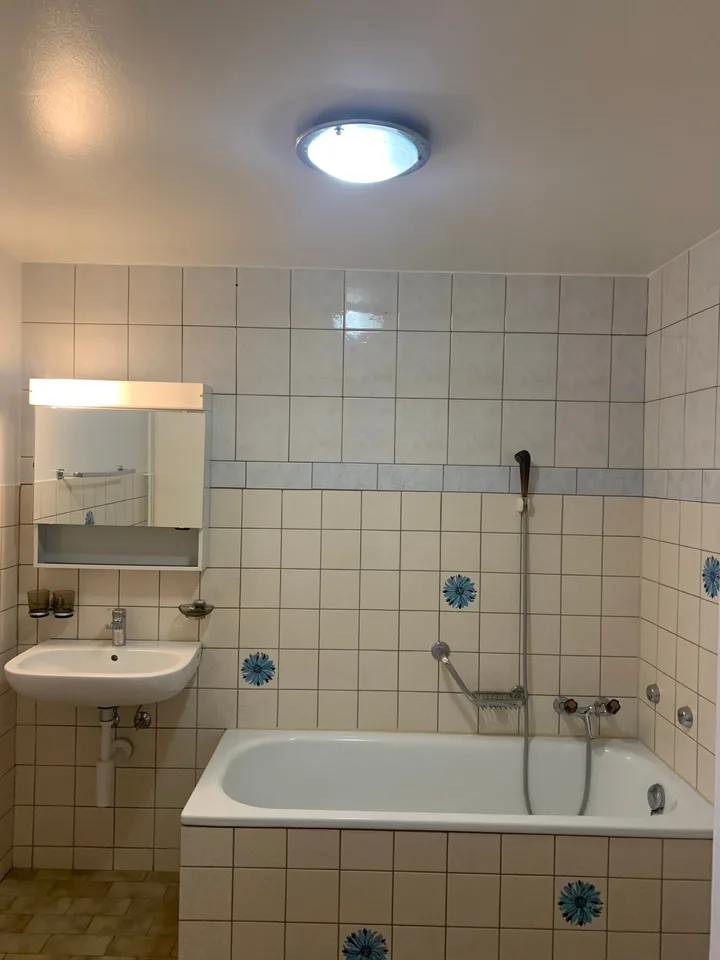 Schönes 3-Zimmer-Apartment im 4. Stock mit Aufzug – Foto 6 von 6