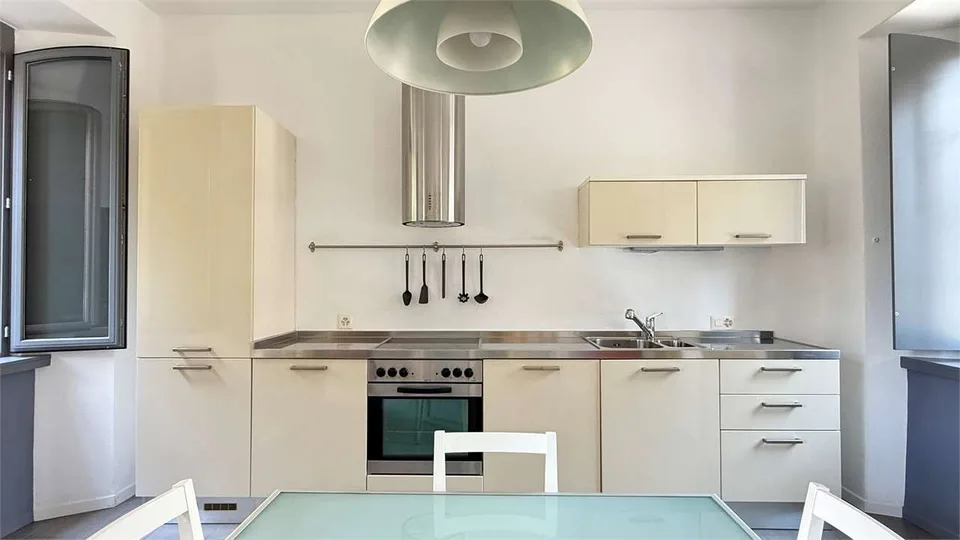 Zauberhafte 2,5-Zimmer-Wohnung mit Garten und Parkplatz – Foto 6 von 13