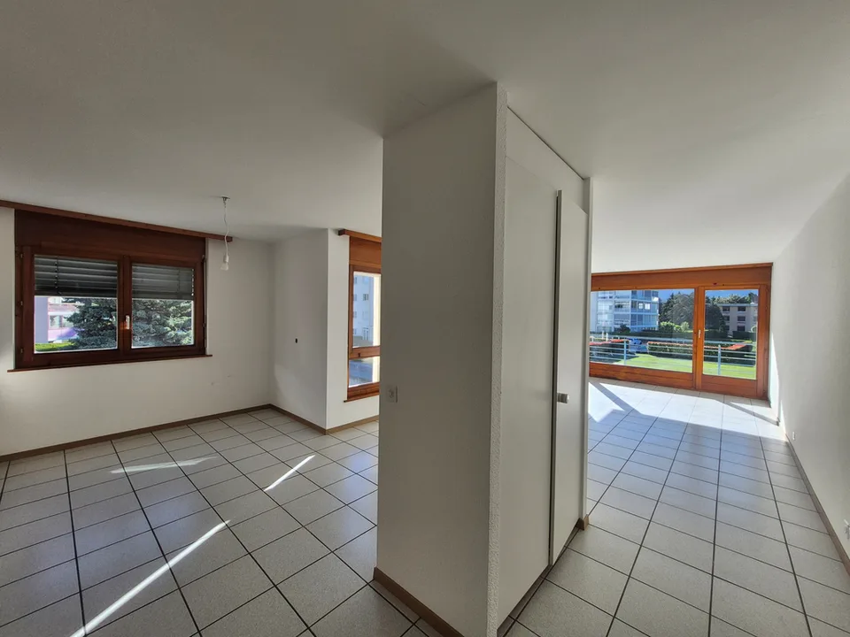 CONTHEY - SCHÖNES APPARTEMENT MIT GROßEM BALCON – Foto 3 von 11