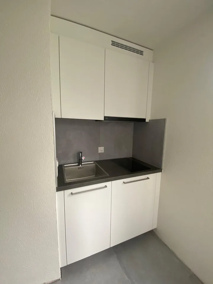 Studio au 1er étage – photo 3 sur 4