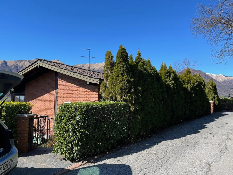 Maison unifamiliale avec jardin à Aranno – photo 2 sur 13