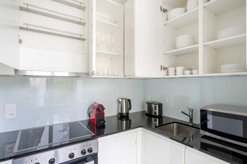Soleggiato Horgen 2.5 locali, + lago, 3 minuti al mercato, via Blueground – foto 8 di 16