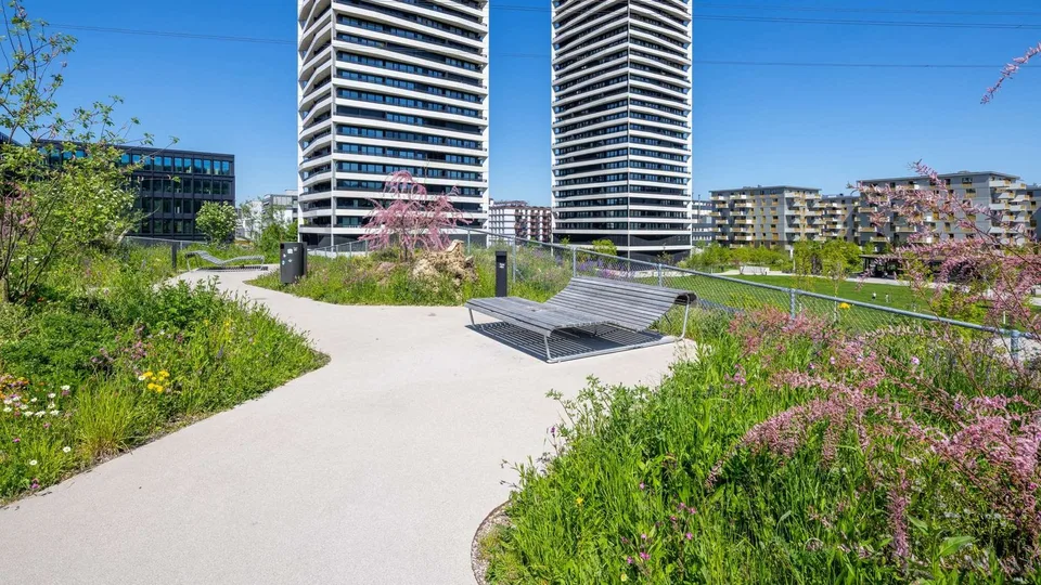 Atemberaubende Panoramasicht - 2.5-Zimmer-Wohntraum in Dübendorf – Foto 3 von 13