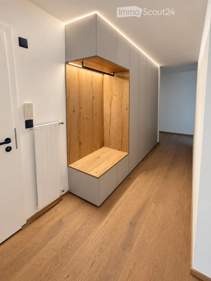 Topmoderne, sonnige 4.5-Zimmer-Wohnung in Brig – Foto 2 von 5
