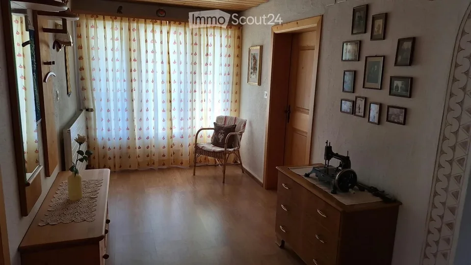 Maison unifamiliale, local commercial et bâtiment d'écurie à vendre à Müstair – photo 6 sur 8