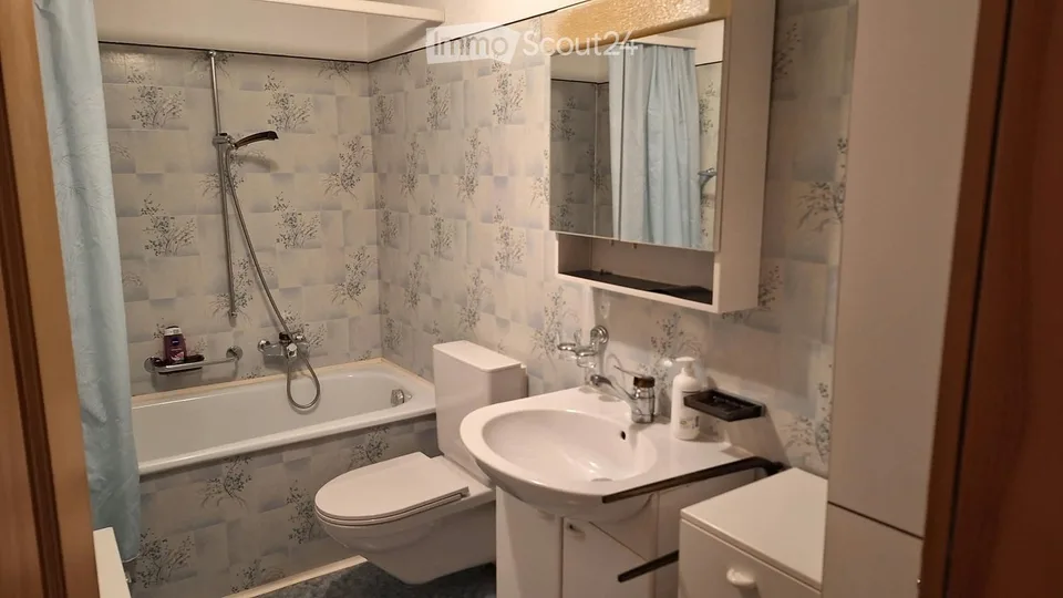 Maison unifamiliale, local commercial et bâtiment d'écurie à vendre à Müstair – photo 4 sur 8