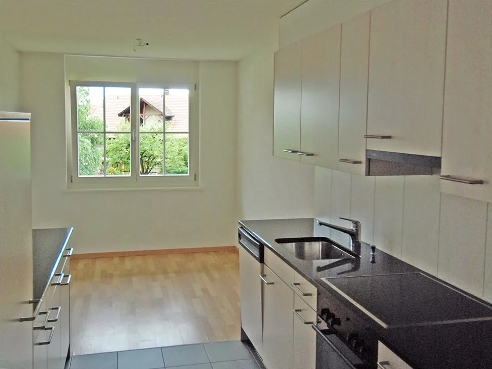 Appartement moderne de 4,5 pièces dans le centre du village d'Aeugst am Albis – photo 2 sur 11