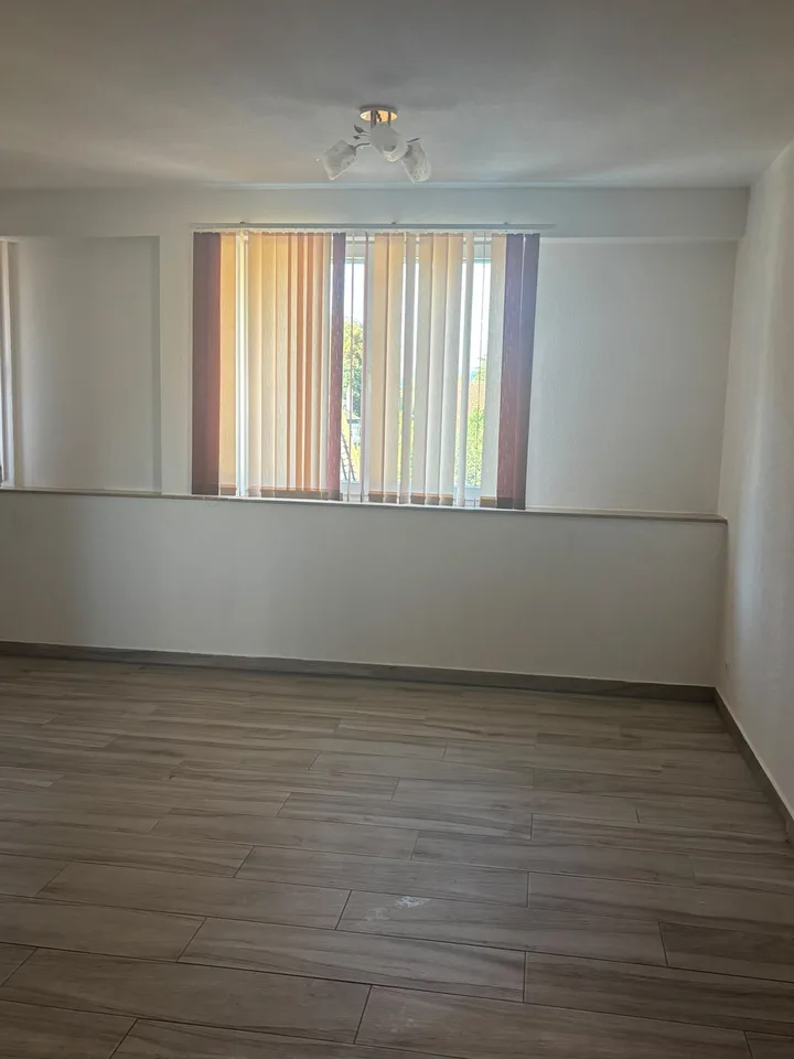 Wohnung mit 3 Zimmern in Fleurier – Foto 3 von 7