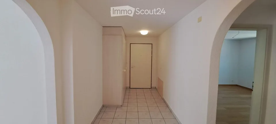 Grosszügige 4 ½ Zimmer Wohnung – Foto 2 von 14