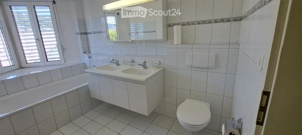 Grosszügige 4 ½ Zimmer Wohnung – Foto 13 von 14