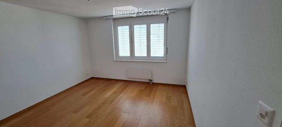 Grosszügige 4 ½ Zimmer Wohnung – Foto 11 von 14