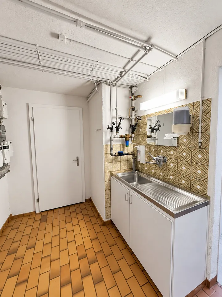 Charmante Ladenfläche mit Tradition und Potenzial in Oberrieden – Foto 11 von 13