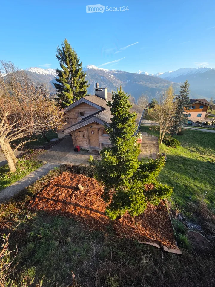Chalet mit Nachbargebäude – Foto 9 von 9